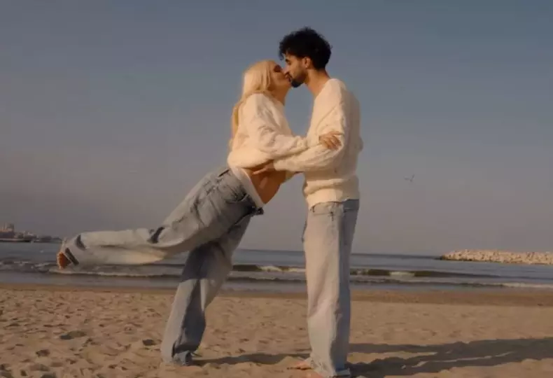 Alexandra Stan însărcinată