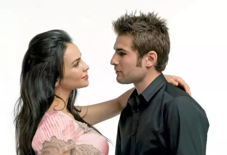 adrian-mutu-consuelo-6