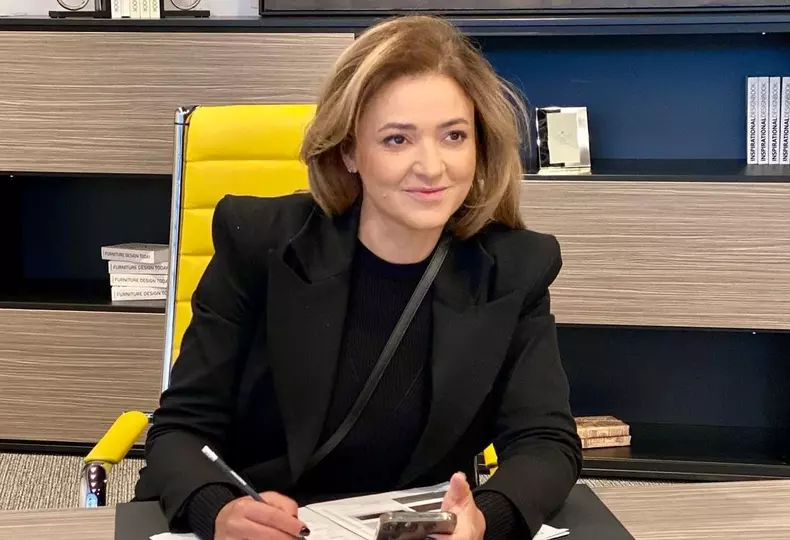 adevaratul-motiv-pentru-care-a-divortat-cristina-batlan-de-la-imperiul-leilor-e1650013885525