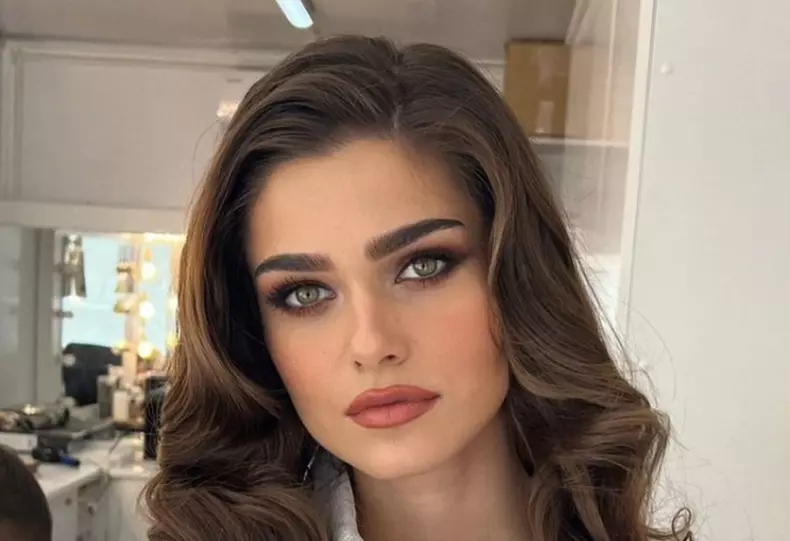 theo-rose-insarcinata-sedinta-foto-830463