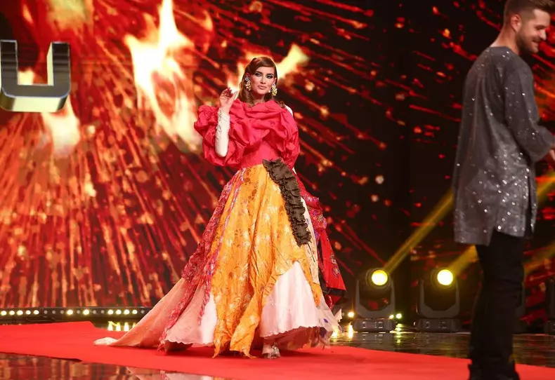 Iulia-Albu-roast-de-senzatie-la-iUmor.-2