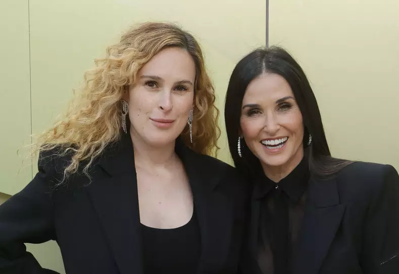 Cum arată fiica lui Bruce Willis, la două luni după ce a născut. Rumer se laudă cu silueta ei