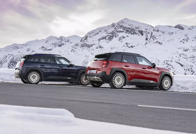 P90625634_highRes_mini-aceman-se-11-20