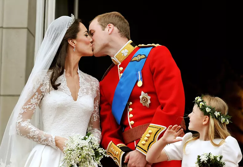 Prințesele Eugenie, Meghan și Kate au fost sărutate diferit în ziua nunții