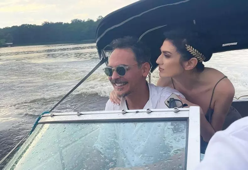 Destinația exotică aleasă de Răzvan Simion și Daliana Răducan pentru vacanța de vară. Cum a fost pozat prezentatorul de la Neatza!