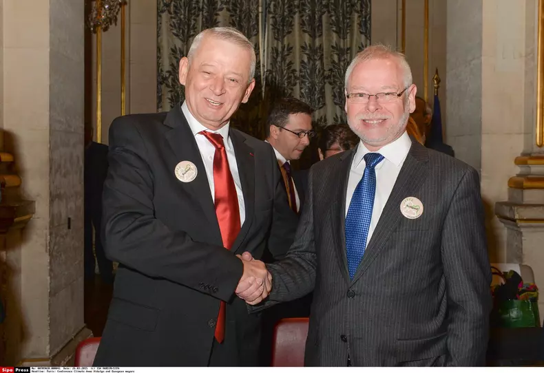 Paris: Conference Climate Anne Hidalgo and European mayors