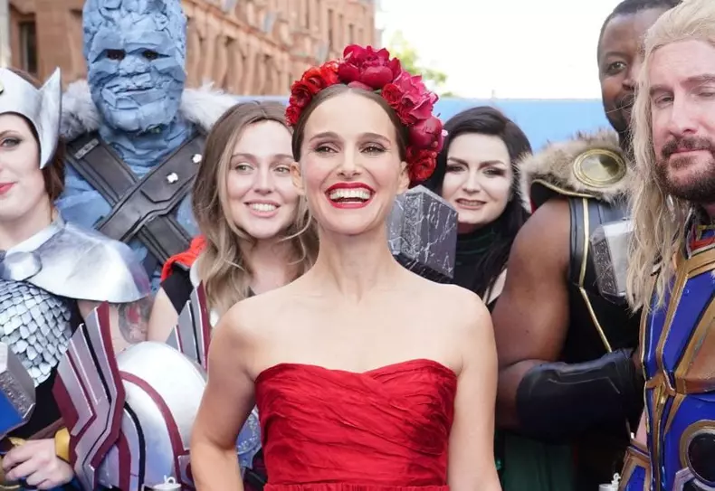natalie portman la premiera thor love and thunder 2022