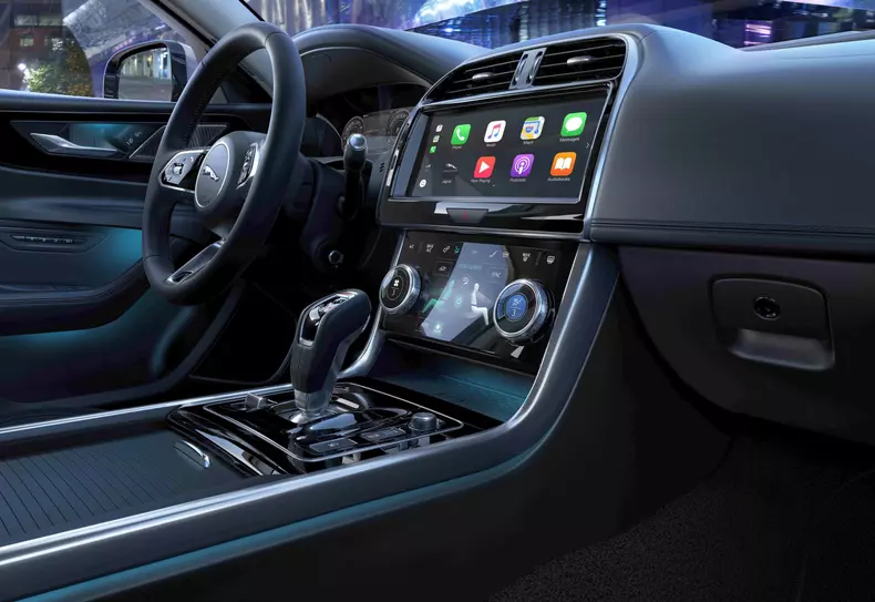 Jaguar XE facelift 041