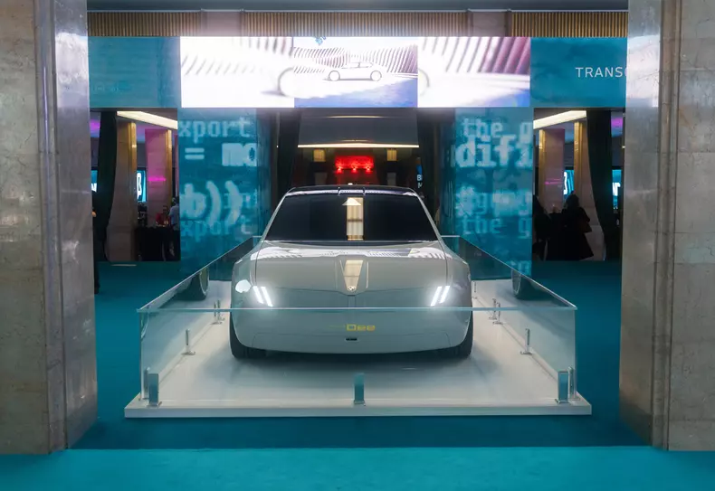 P90570610_highRes_bmw-i-vision-dee-at-