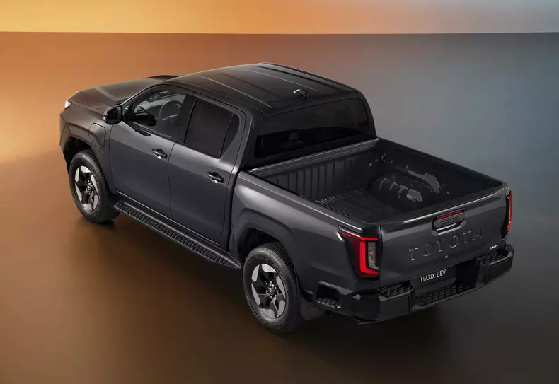2025toyotahiluxbevhero11