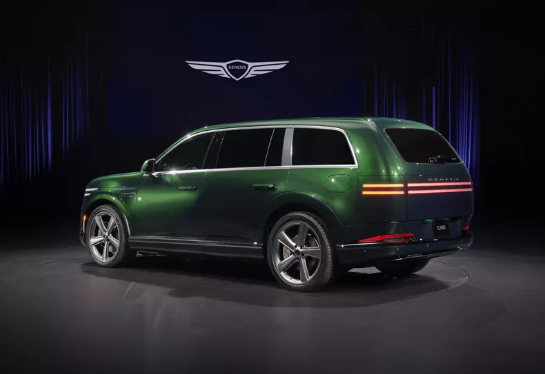 260820_anewiconrsquosarrivalgenesisunveilsgv90flagshipsuv_20