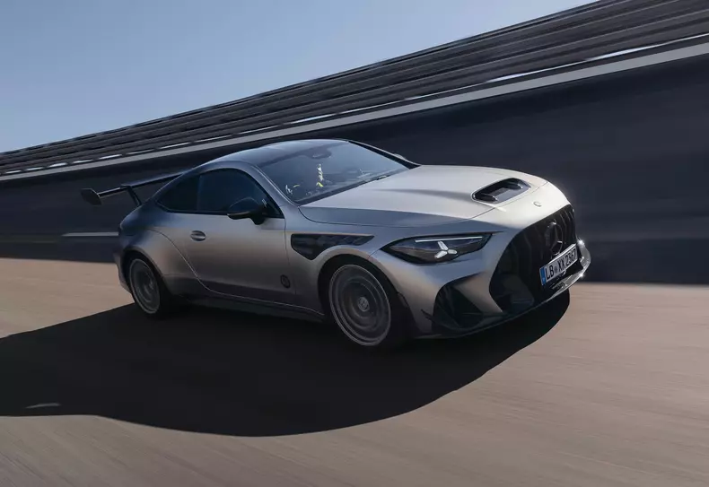Mercedes-Benz-CLE_646_AMG_Spezialanfertigung-2027-HD-f24185a91c7141c55a0dd84783e1c0d77e99b0261