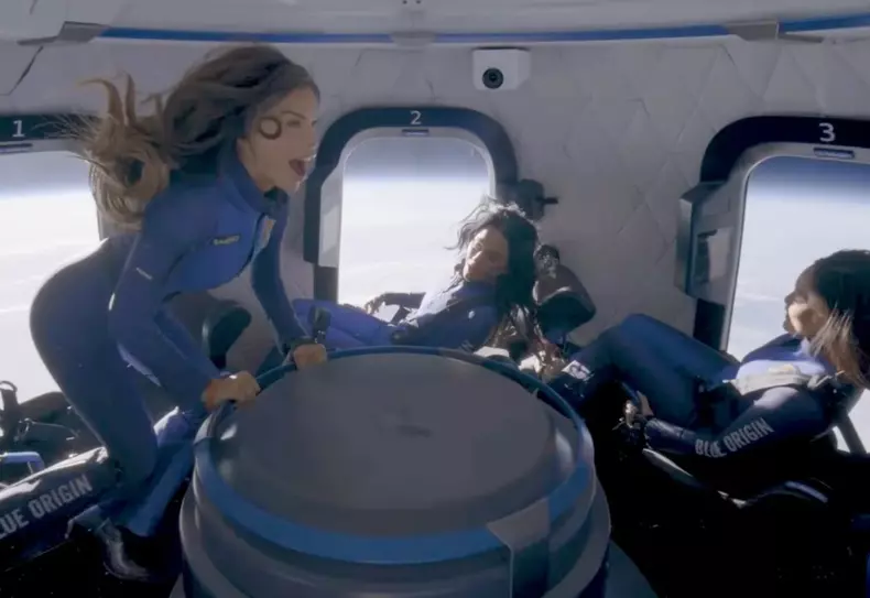 Echipajul feminin Blue Origin (10)