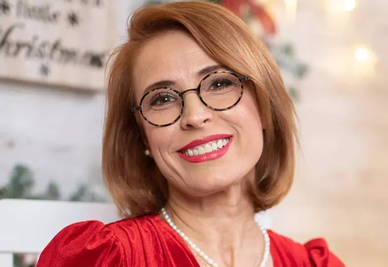 monica davidescu