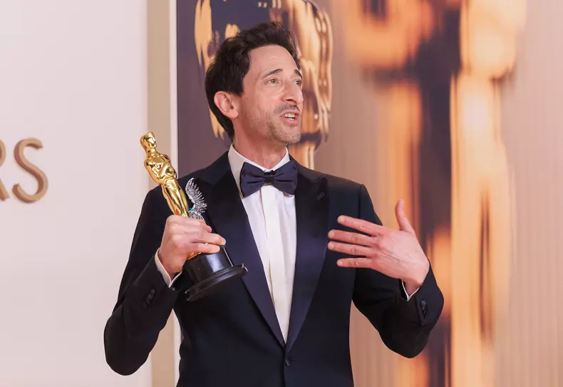 Adrien-Brody-a-câștigat-premiul-oscar-2025-the-brutalist