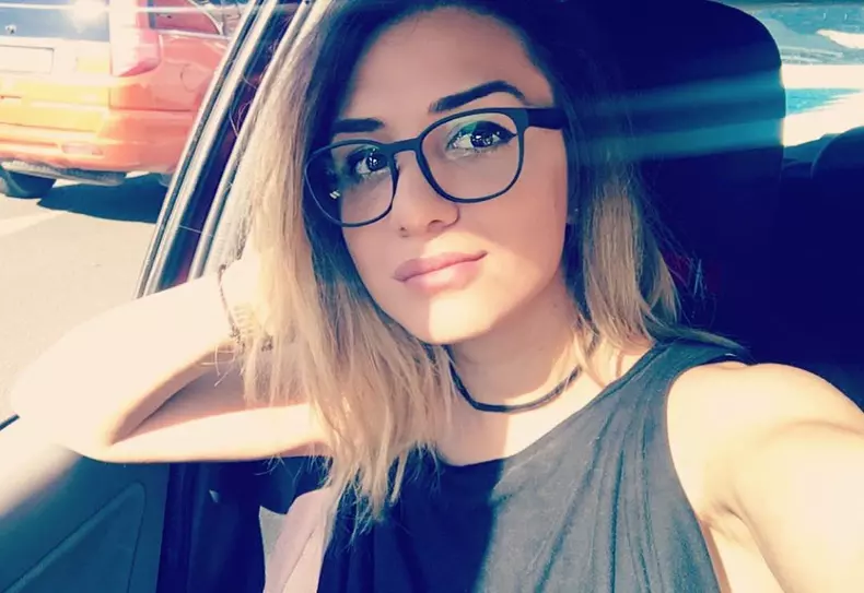 cine-este-sotia-lui-doc-10