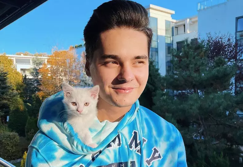 selly-are-covid-19-am-o-forma-nasoala_1_1_size24