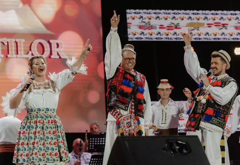 363410950_887462296078085_2306598037504208886_n