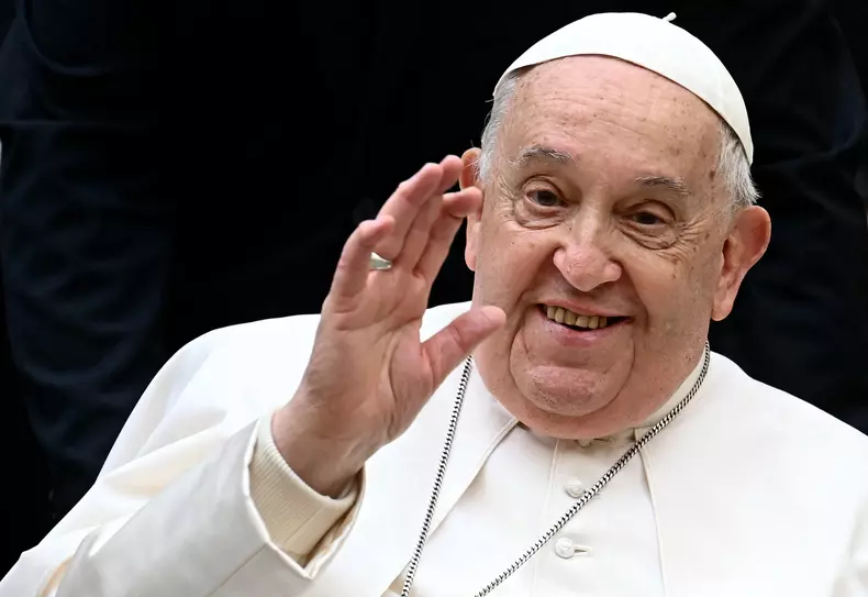 VATICAN-POPE-RELIGION-POPEMOBILE
