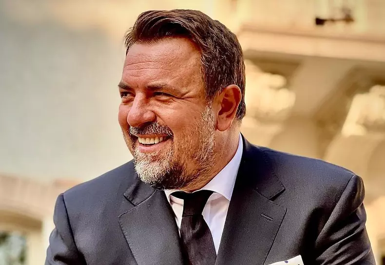 Fotografie de colecție cu Horia Brenciu și familia lui. Reacția fanilor artistului