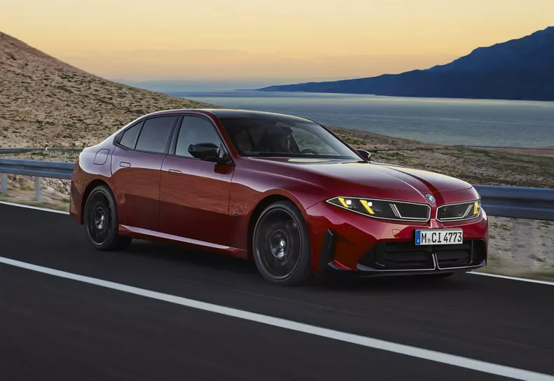 P90657690_highRes_the-new-bmw-m350-xdr