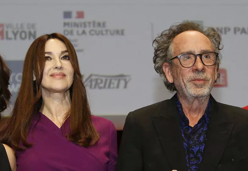 Monica Bellucci și Tim Burton și-au ținut idila secretă timp de câteva luni. Cum i-au surprins acum paparazzi