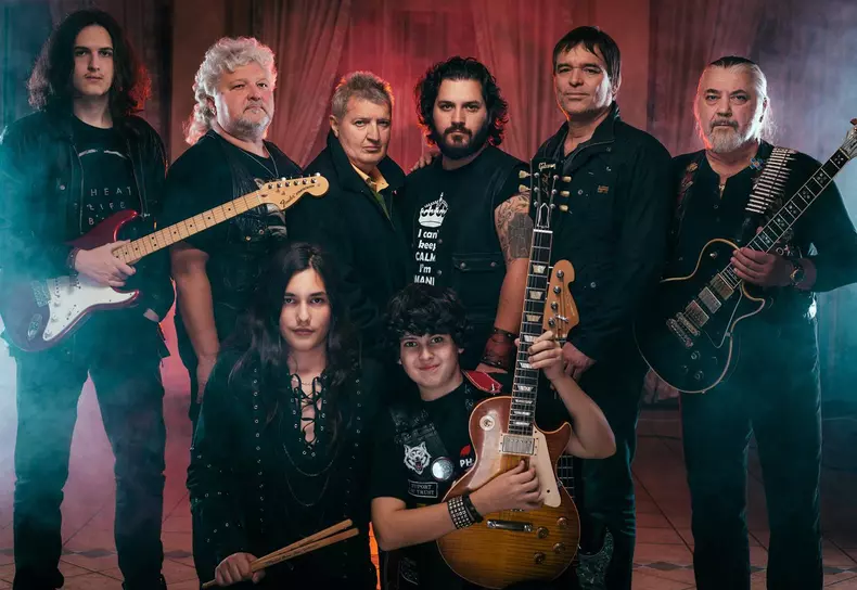 49753073_2014294051981501_4177660559346368512_o