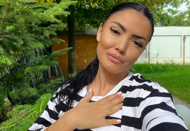 Andreea Mantea și-a uimit fanii cu un video în care se tunde singură. "Nu e prea drept, dar merge" Cum arată acum prezentatoarea