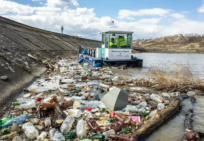 Danube cleanup mission in Romania