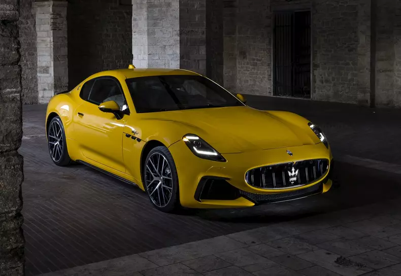 Original-26432-01-maseratigranturismotrofeo