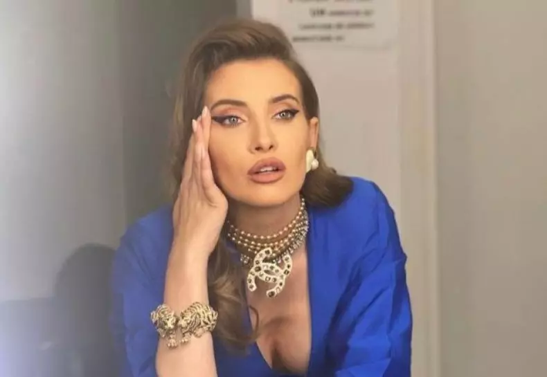 Iulia Albu critic de moda