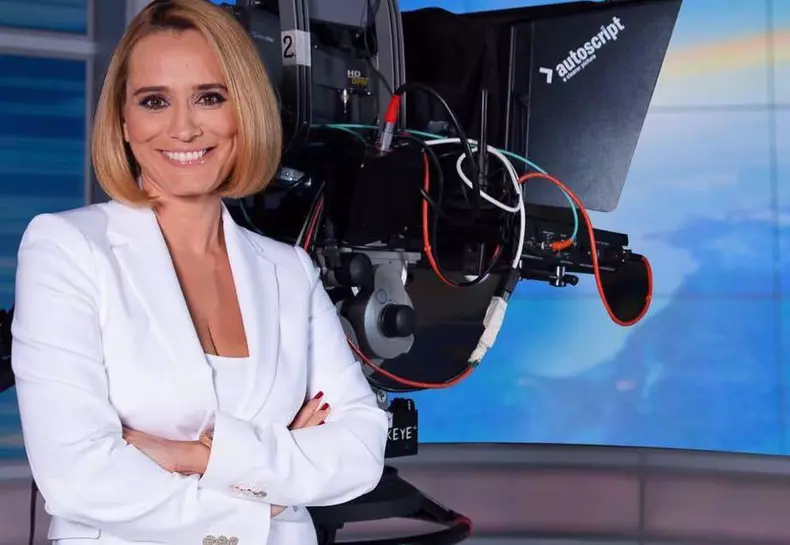 andreea-esca-stirile-protv-studio