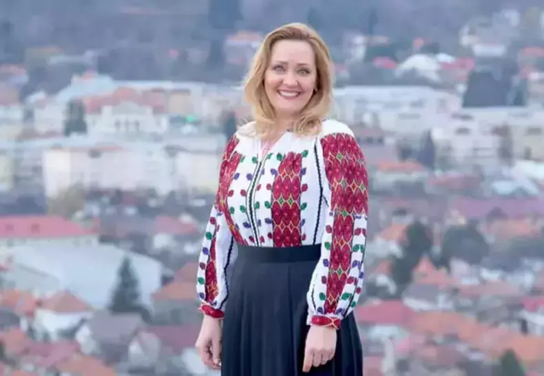 elena-lasconi-2