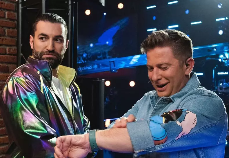 Smiley Pavel Bartoș (2)