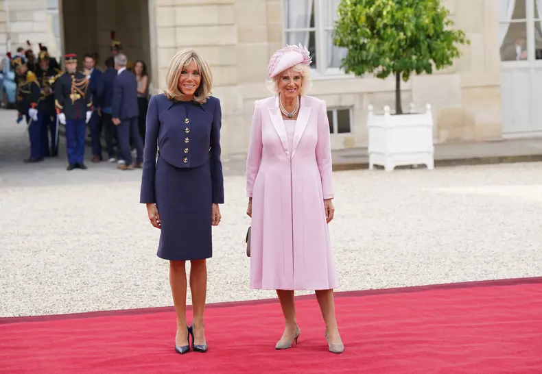 Charles si Camilla in Franta