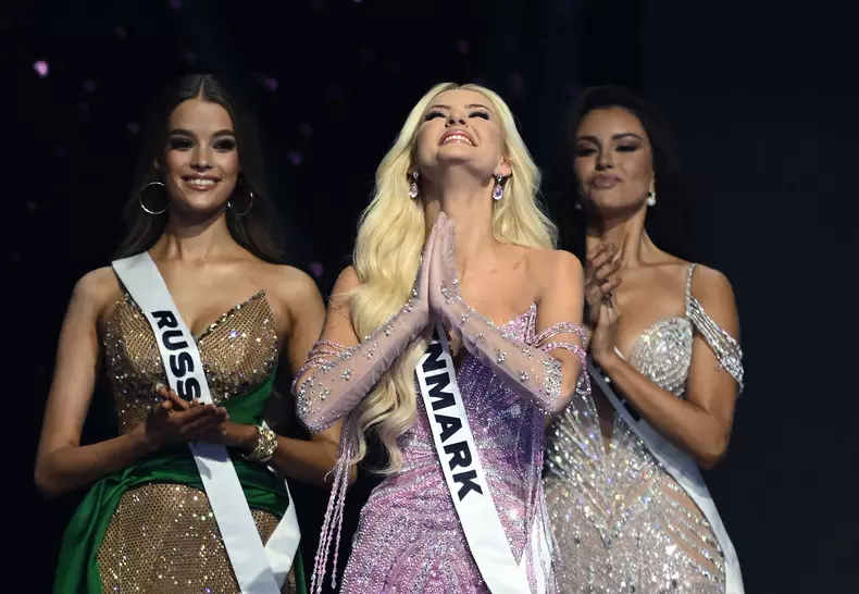 top trei miss universe