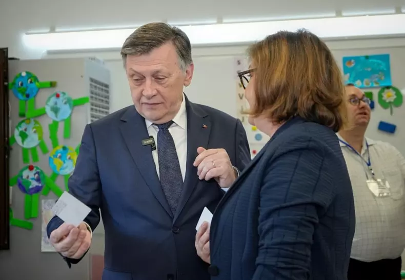 crin-antonescu-alegeri-2025 (3)