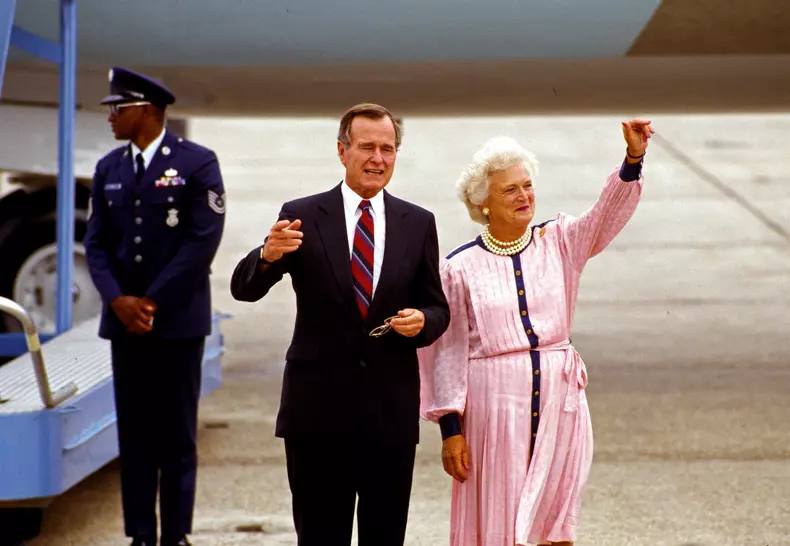 Barbara Bush a murit
