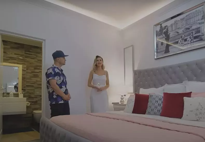 Dormitorul lui Dan Badea și al Madalinei