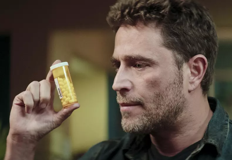 banuiala-inimii-palpito_s2_e3_00_04_40_22_r-1