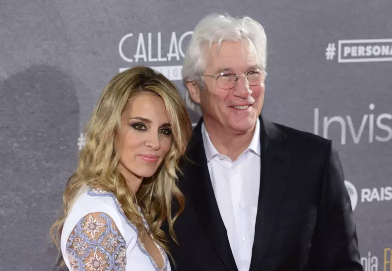Richard Gere et sa compagne Alejandra Silva à la première de "Time Out of Mind" à Madrid