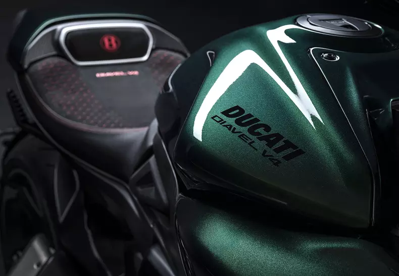 web_Ducati-Diavel-V4-for-Bentley-DWP24-Overview-gallery-1920×1080-03