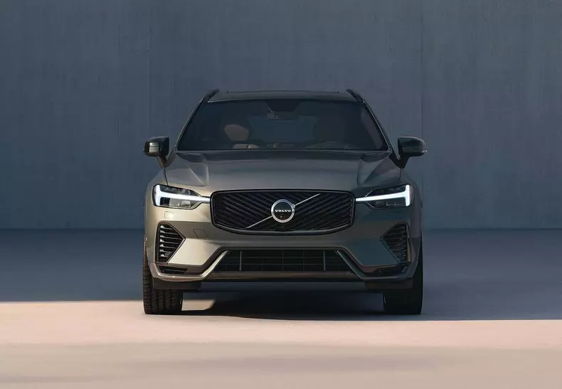 Volvo-XC60-2026-Front.1a1e50b7
