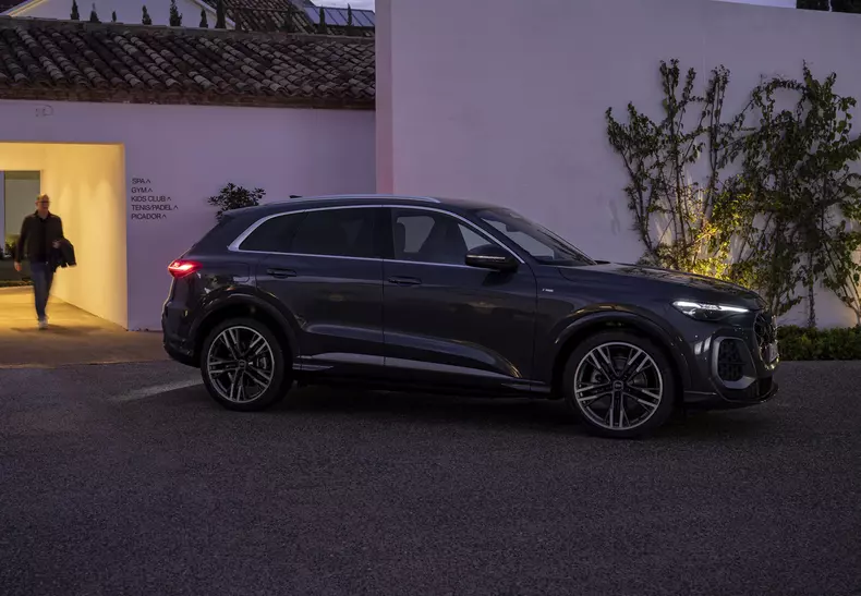 The all-rounder for every day: the Audi Q5