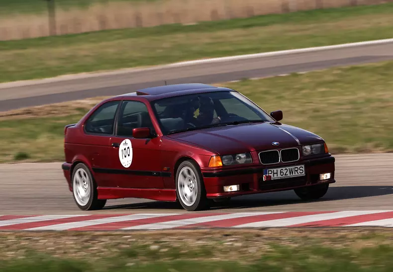 P90593596_highRes_bmw-m5-touring-safet