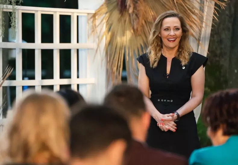 Elena Lasconi revine la tv. Ce rol va avea în emisiunea Căsătoriți pe nevăzute de la Pro TV