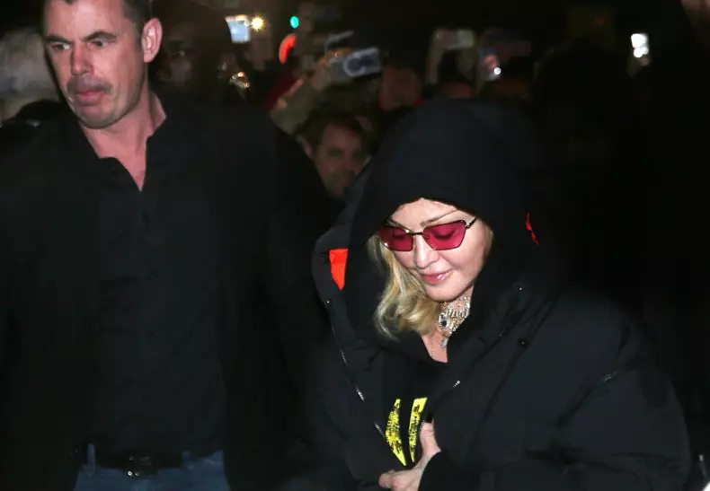 La chanteuse Madonna arrive au Grand Rex pour y donner un concert à Paris