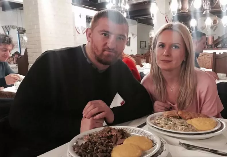 cine-este-si-cum-arata-sotia-lui-catalin-morosanu-4