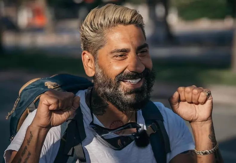 Cine sunt cei trei tineri pe care Connect-R i-a adoptat (2)