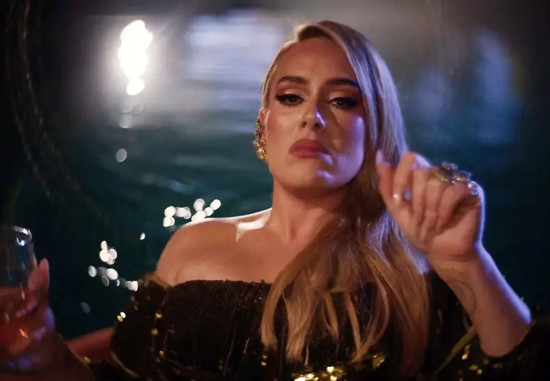 Cum se pronunță, de fapt, numele lui Adele